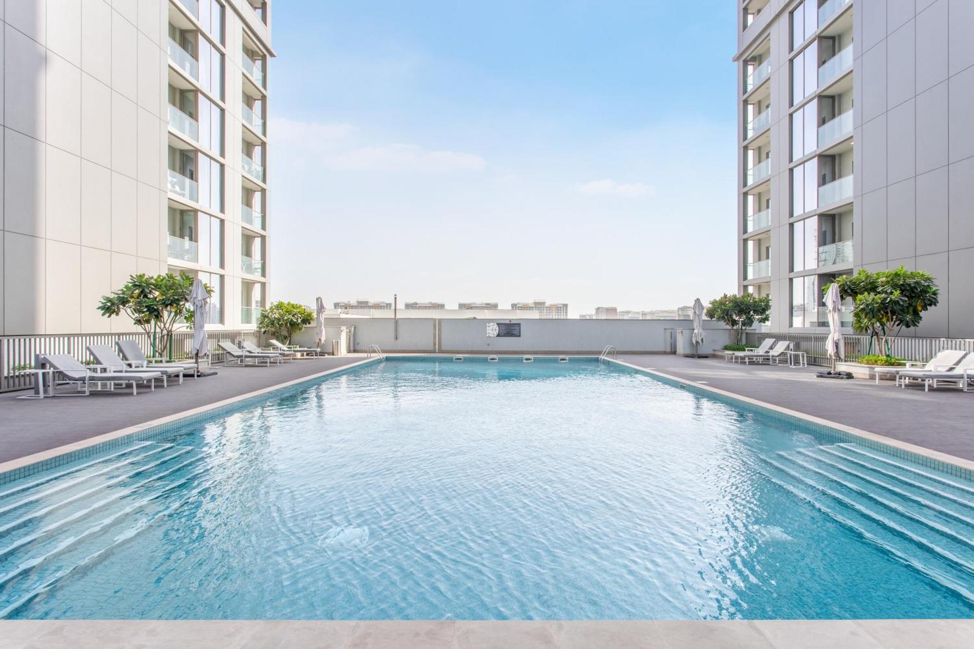 Stay By Latinem Luxury 1Br Plus Study Holiday Home Cv A2712 Near Downtown Dubai Eksteriør billede