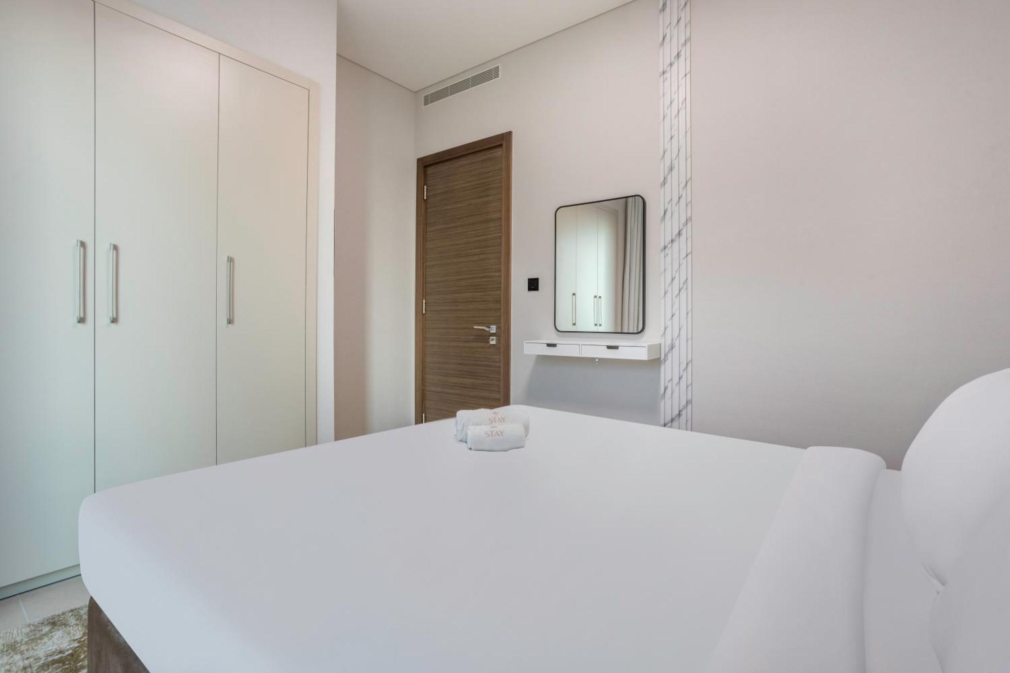 Stay By Latinem Luxury 1Br Plus Study Holiday Home Cv A2712 Near Downtown Dubai Eksteriør billede